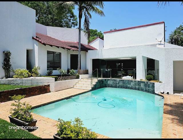 4 BEDROOM HOUSE FOR SALE IN SANDHURST